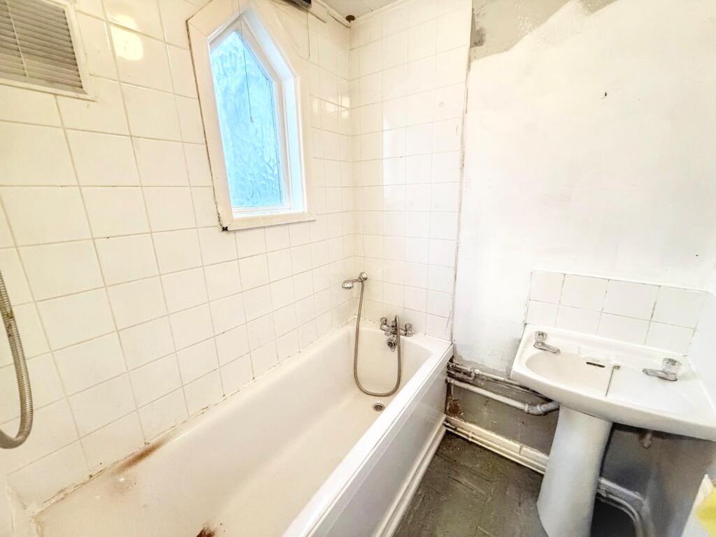 Additional image 11 of 64, Lincoln Road, Solihull, B27 6NX