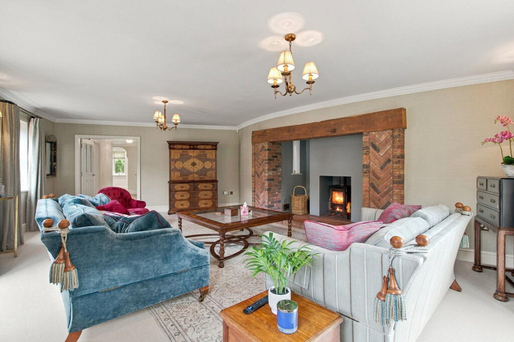 House in East Staffordshire, Yoxall - More