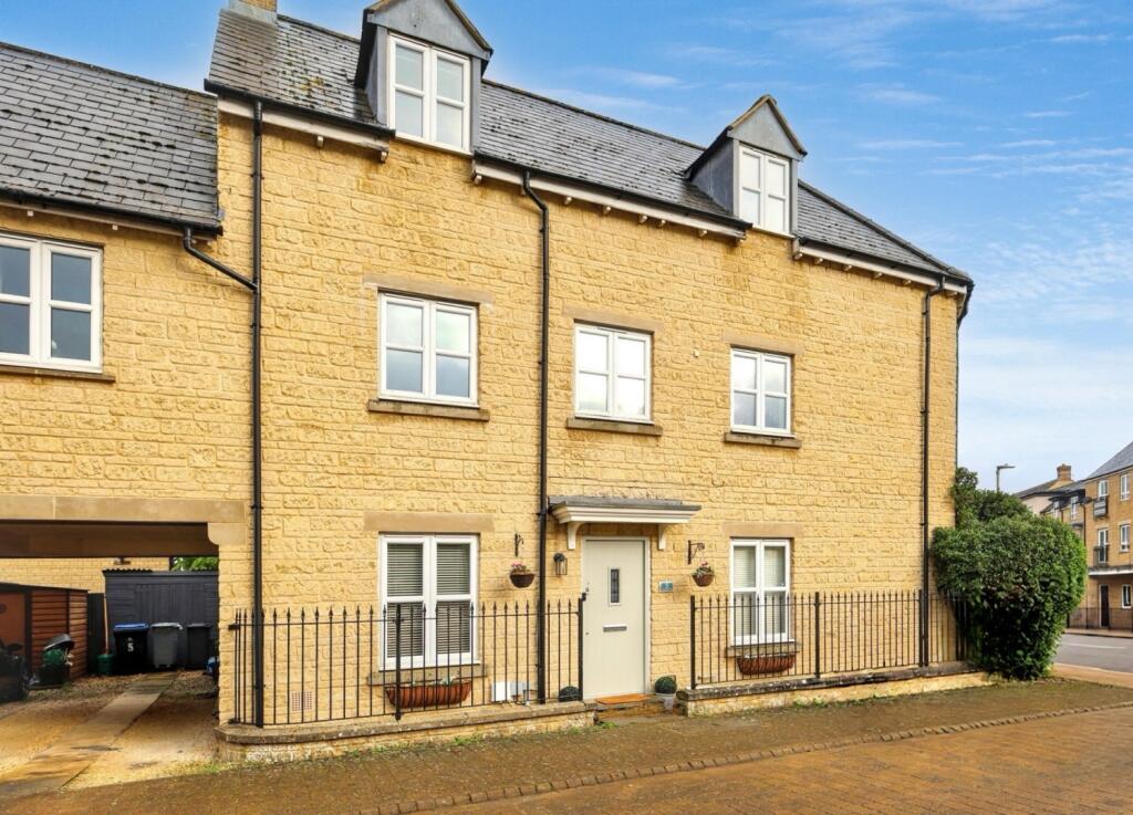Main image of property: Pear Tree Walk, Carterton, Oxfordshire