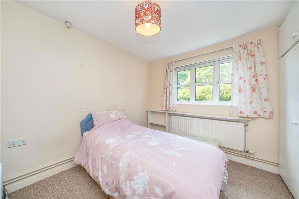 Walpole Road, Teddington photo 4