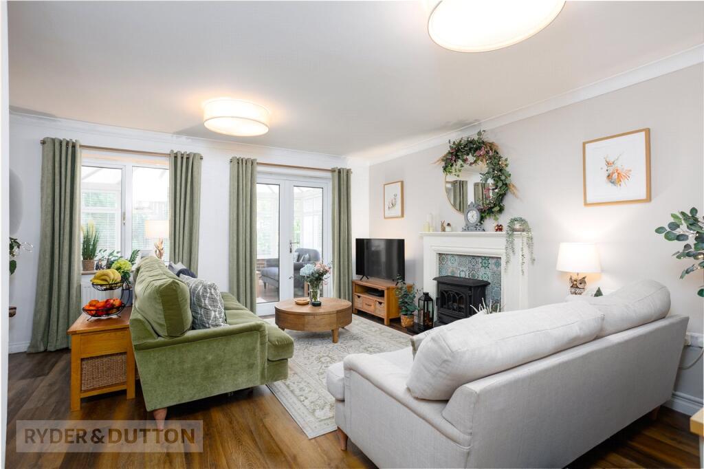 Valley Road, Glossop, Derbyshire, SK13 photo 3
