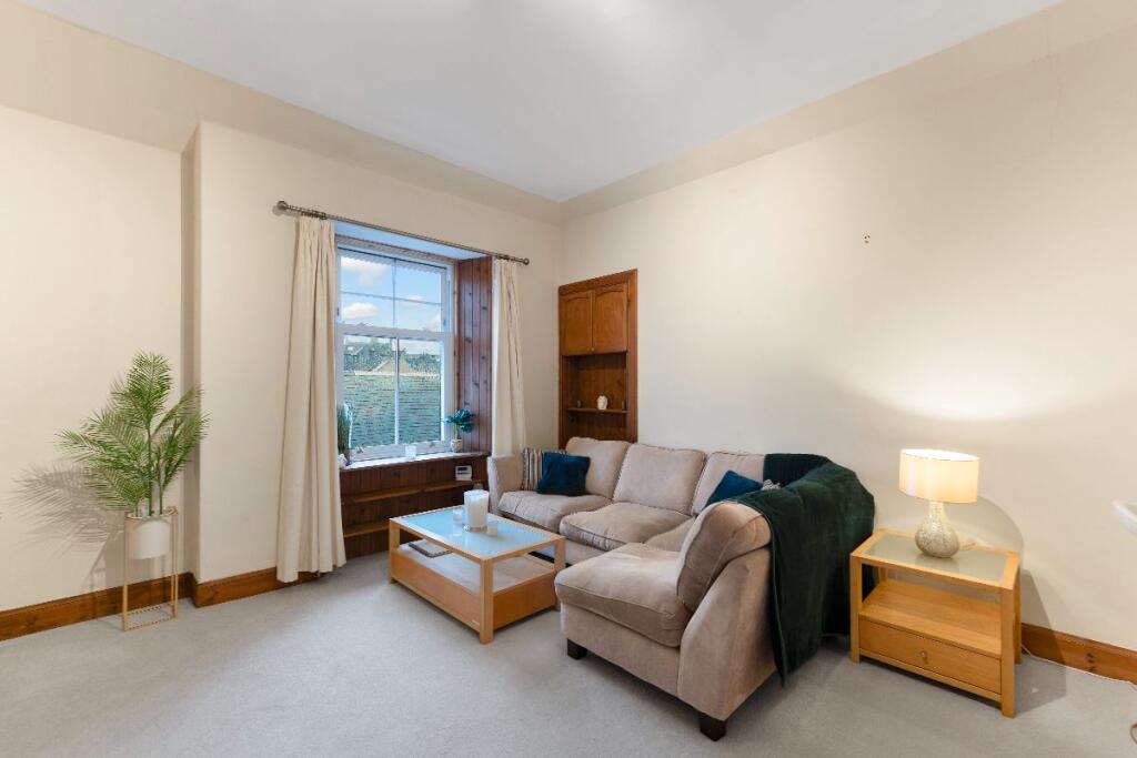 Main image of property: 31 Biggiesknowe, Peebles