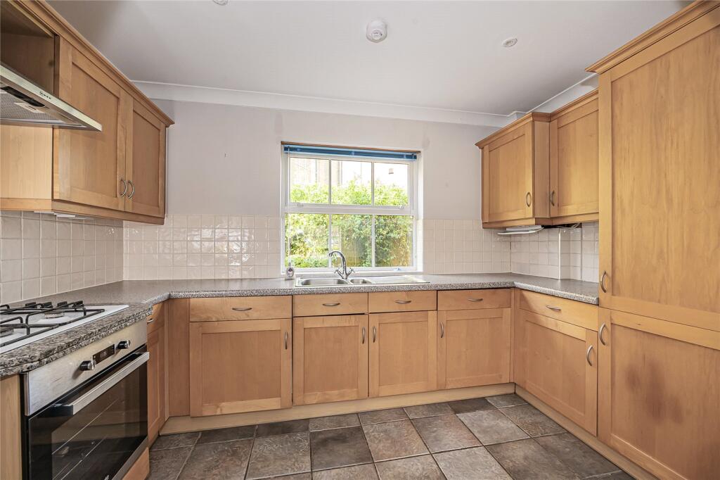Apartment in Twickenham - View 3