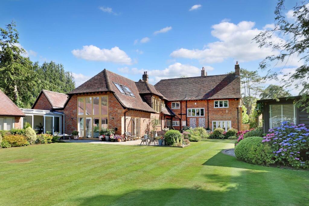 Main image of property: Hervines Road, Amersham, Buckinghamshire, HP6
