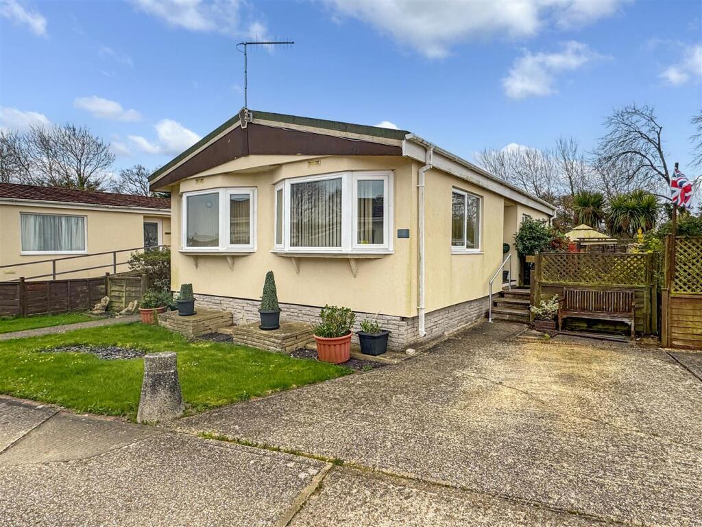 Main image of property: Hook Lane, Aldingbourne, Chichester