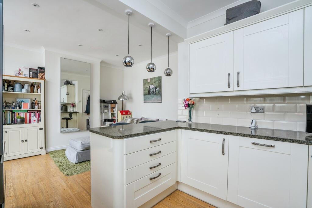 House in Portsmouth - View 5