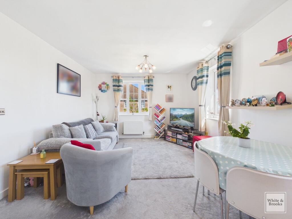 Apartment in Chichester, Tangmere - View 2