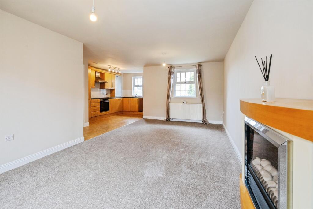 Apartment in Lincoln, Lincolnshire - View 3