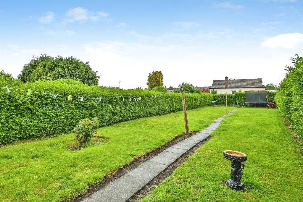 Lower Beauvale, Newthorpe, NOTTINGHAM photo 2
