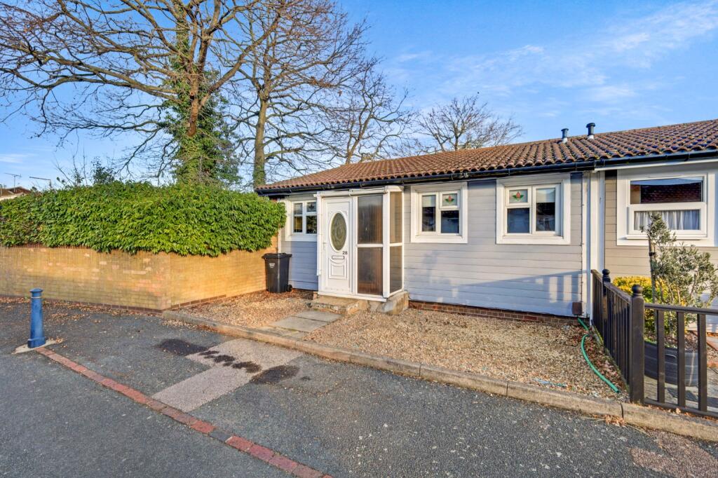 2-bed semi-detached on Holgate, Basildon, £260,000