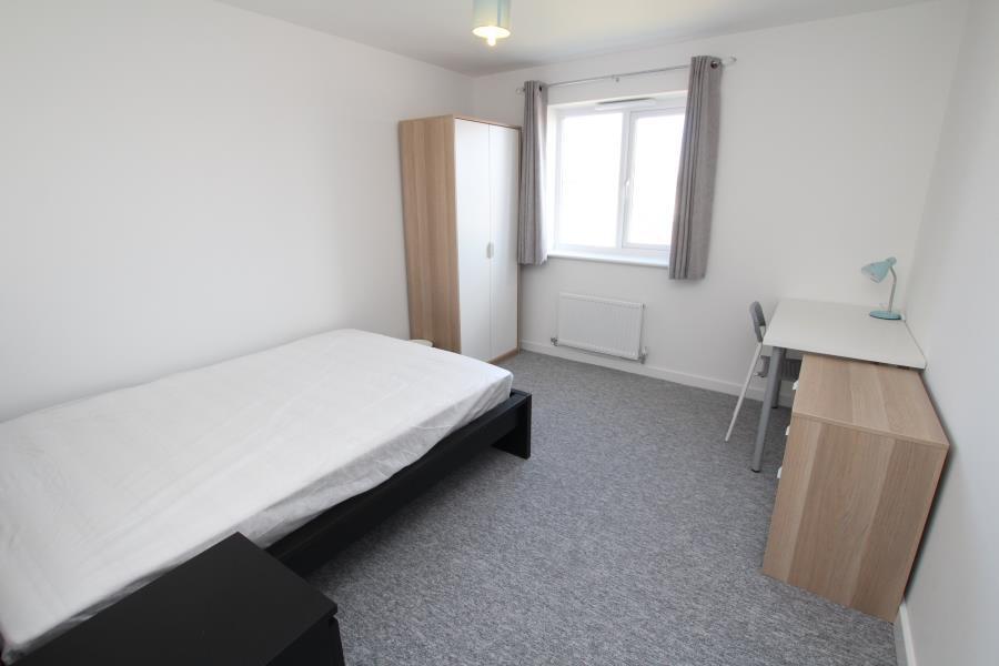 6 bedroom town house for rent in Slade Baker Way, BS16 — photo 9