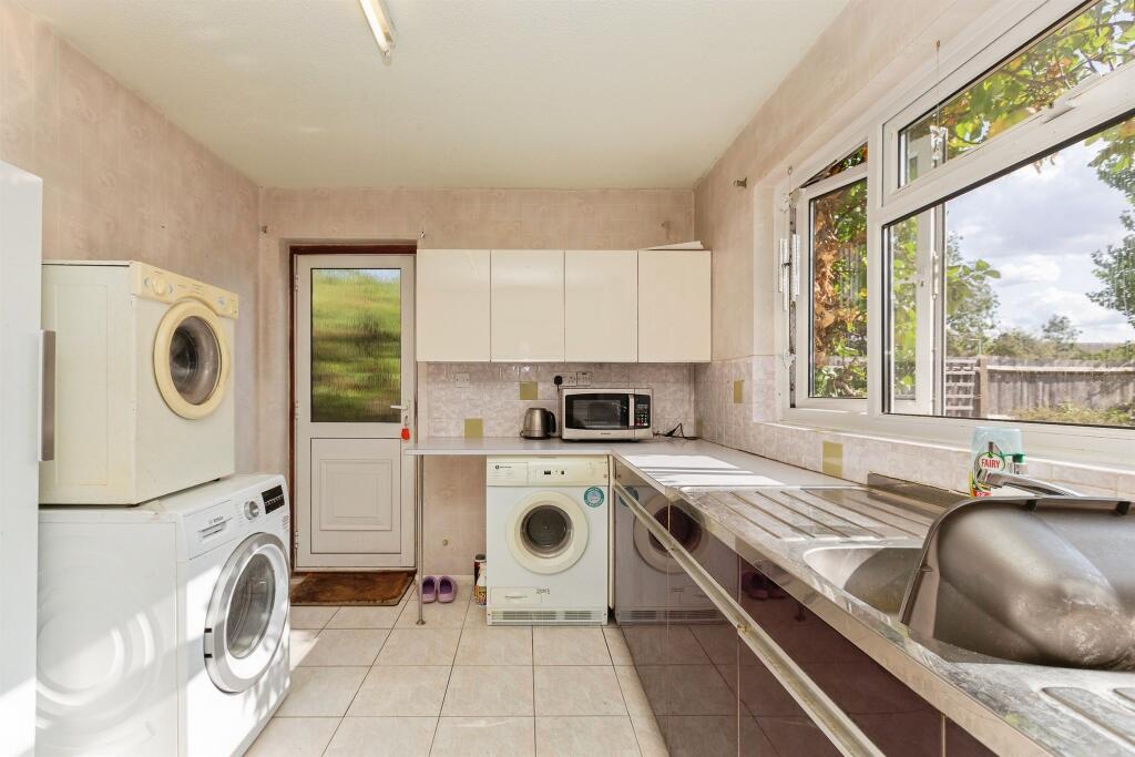 House in Stoke Mandeville, Buckinghamshire - View 4