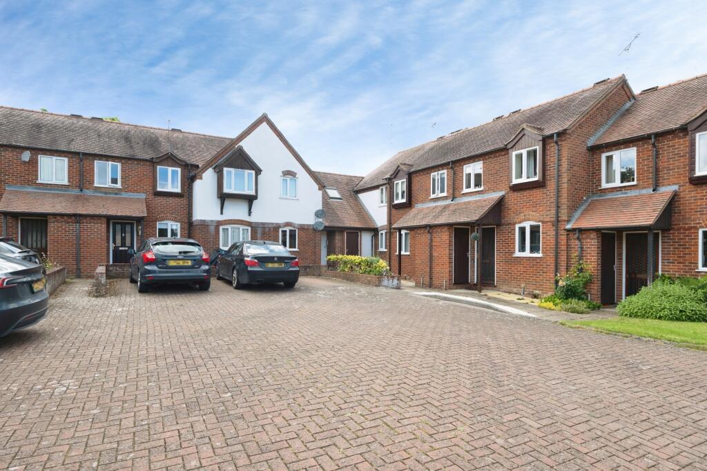 Main image of property: Friday Court, Thame, OX9