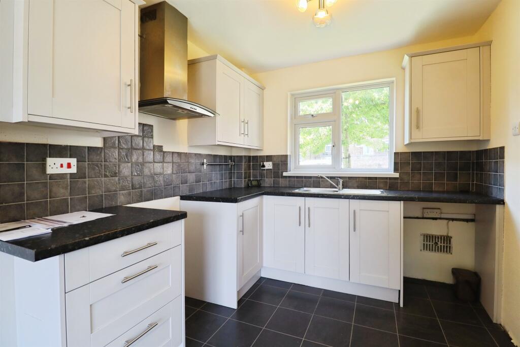 House in Cardiff, Trowbridge - View 4