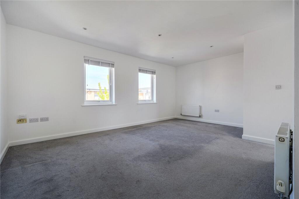 Apartment in Reading - View 2