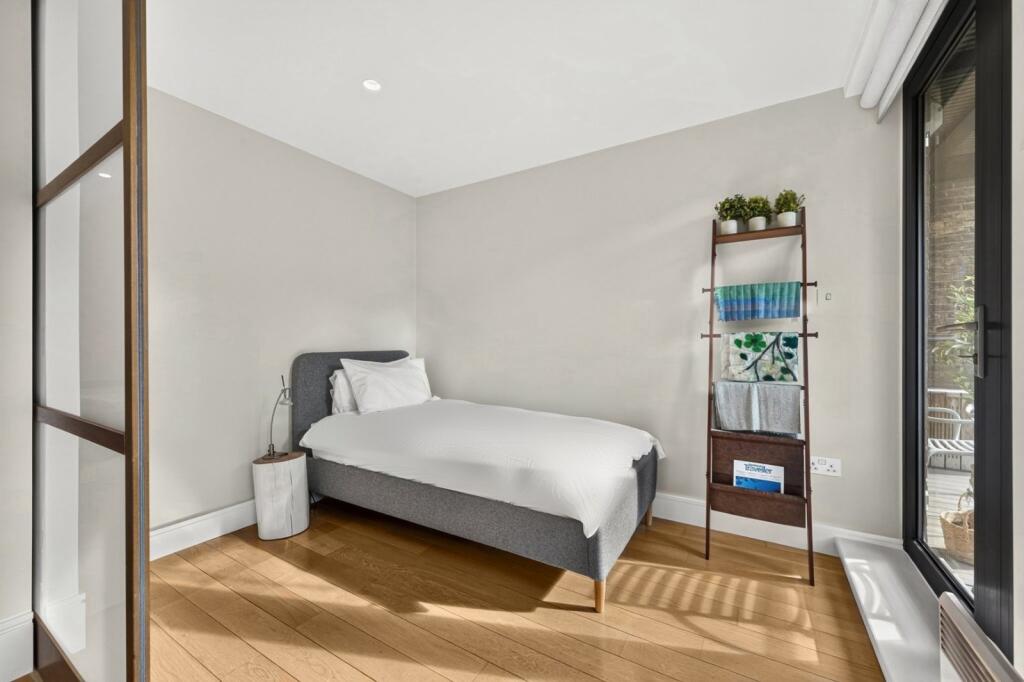 Apartment in London, City of Westminster - View 4