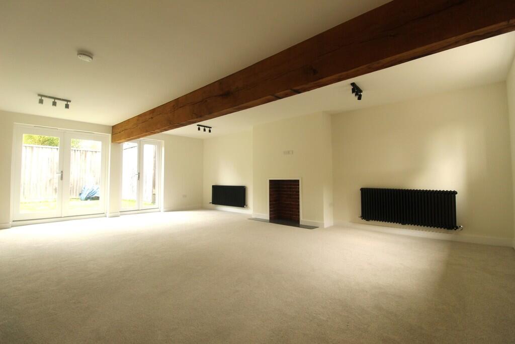 98, Station Road photo 2