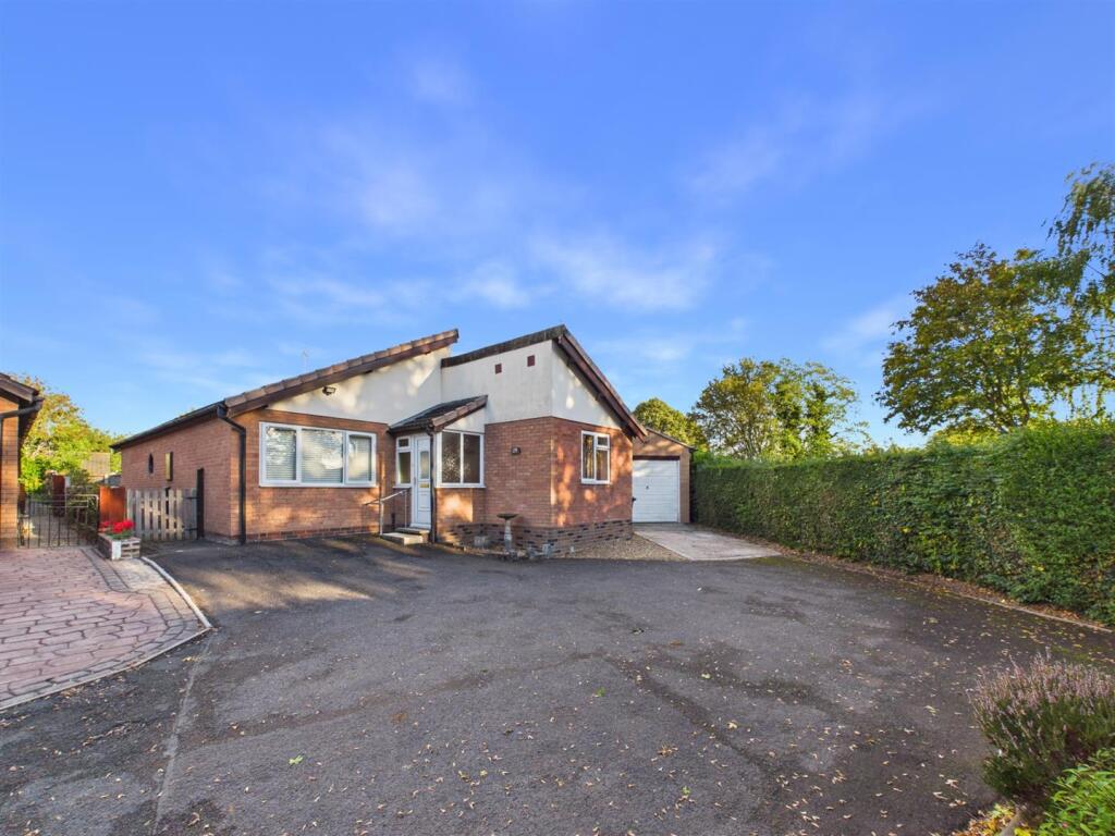 3-bed detached on Corner Lane, Bicton Heath, Shrewsbury, £375,000