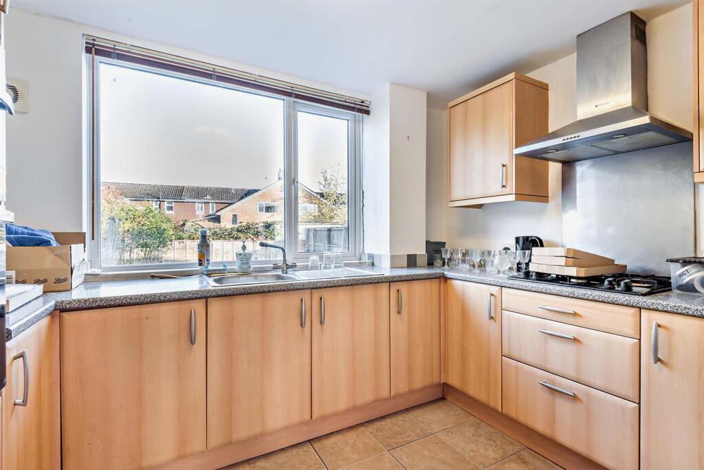 House in Swindon, Park South, South Swindon - View 4