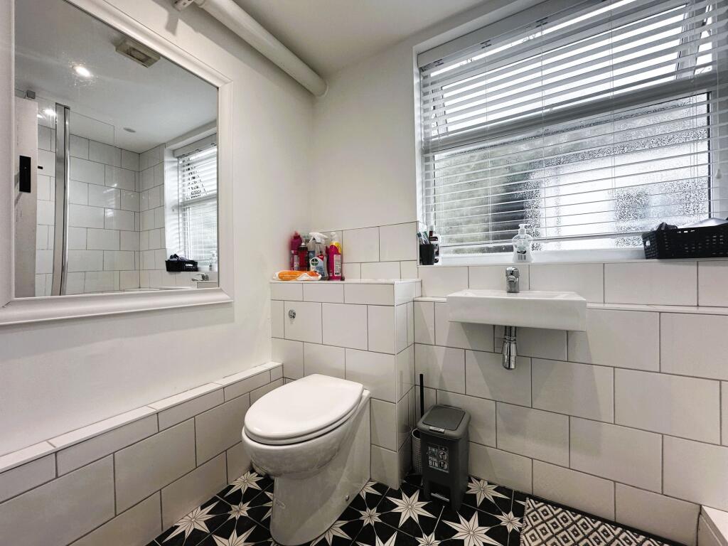 81 Stroud Road, Gloucester, GL1 - View 6