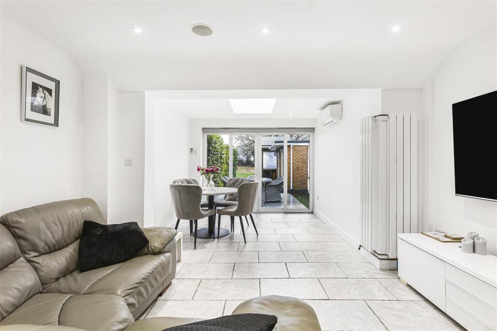 House in Hatfield, North Mymms - View 3