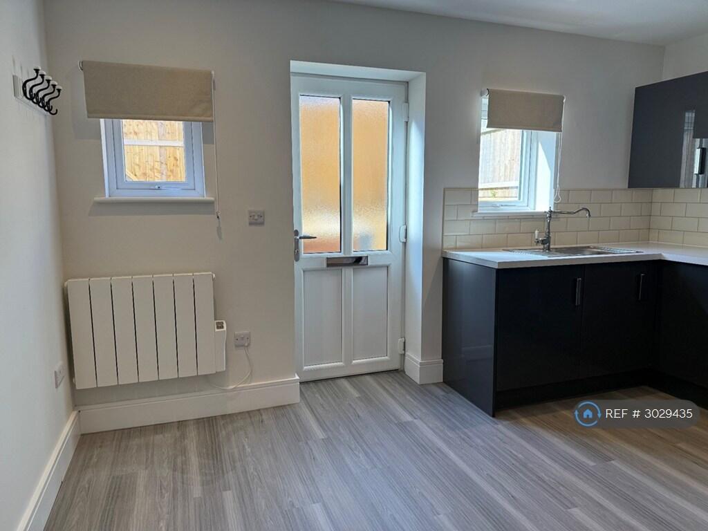 Apartment in Portsmouth - More