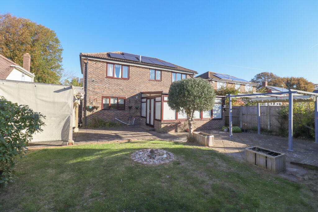 Avenue Road, Hayling Island photo 2