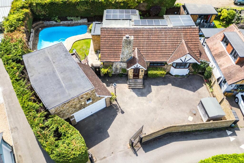 Main image of property: The Crescent, Shepperton, Surrey, TW17