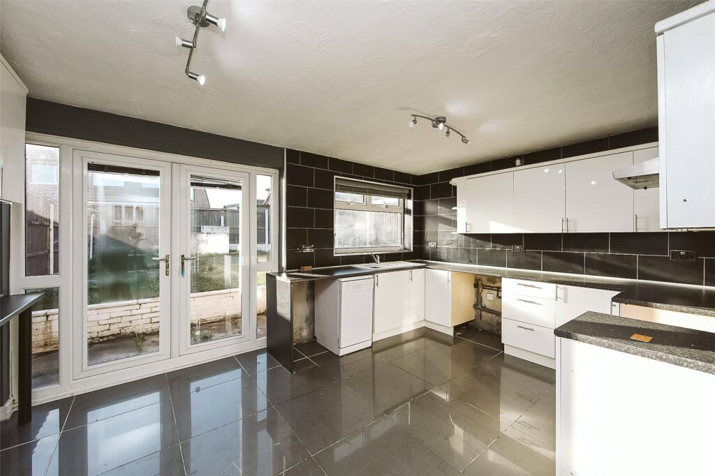 Arklow Drive, Hale Village, Liverpool, Cheshire, L24 photo 3