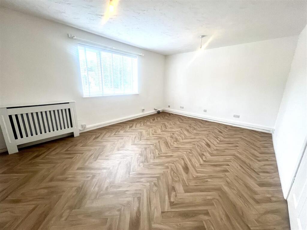Main image of property: 127 Bridgnorth Road, Compton