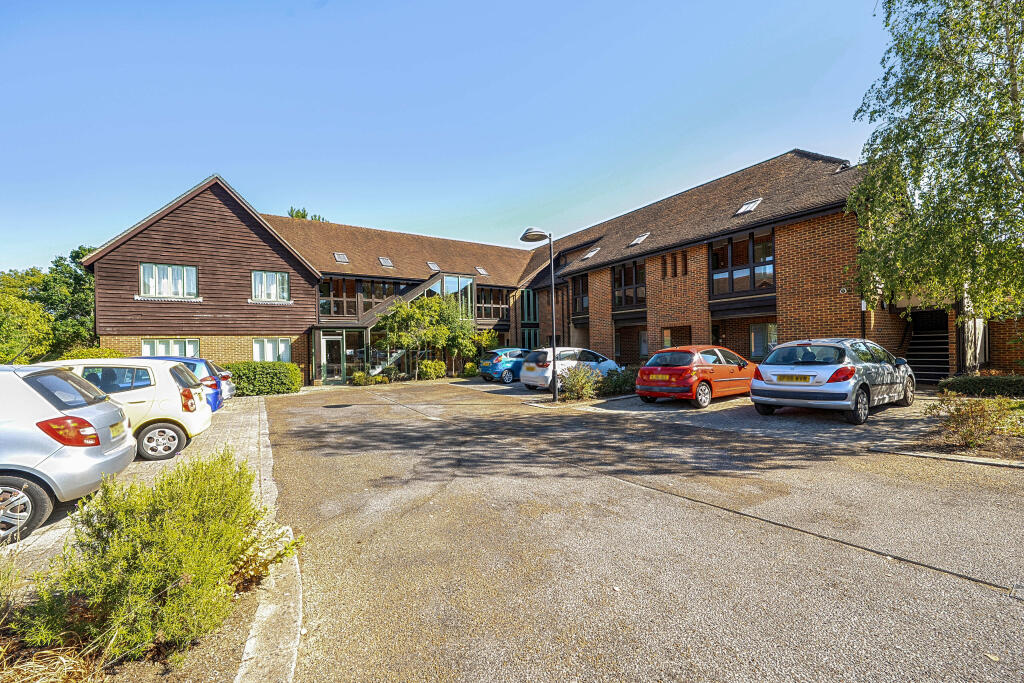 25, Sutton Green Lodge, Mayford Grange, Woking, GU22 photo 2