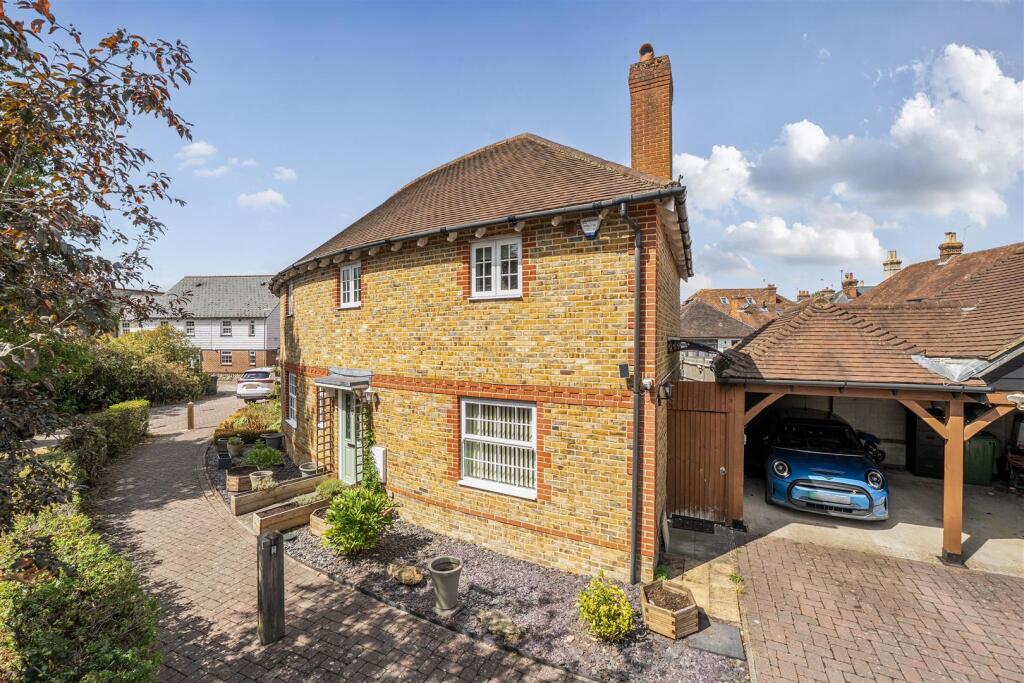 Main image of property: Willow Close, Harrietsham, Maidstone