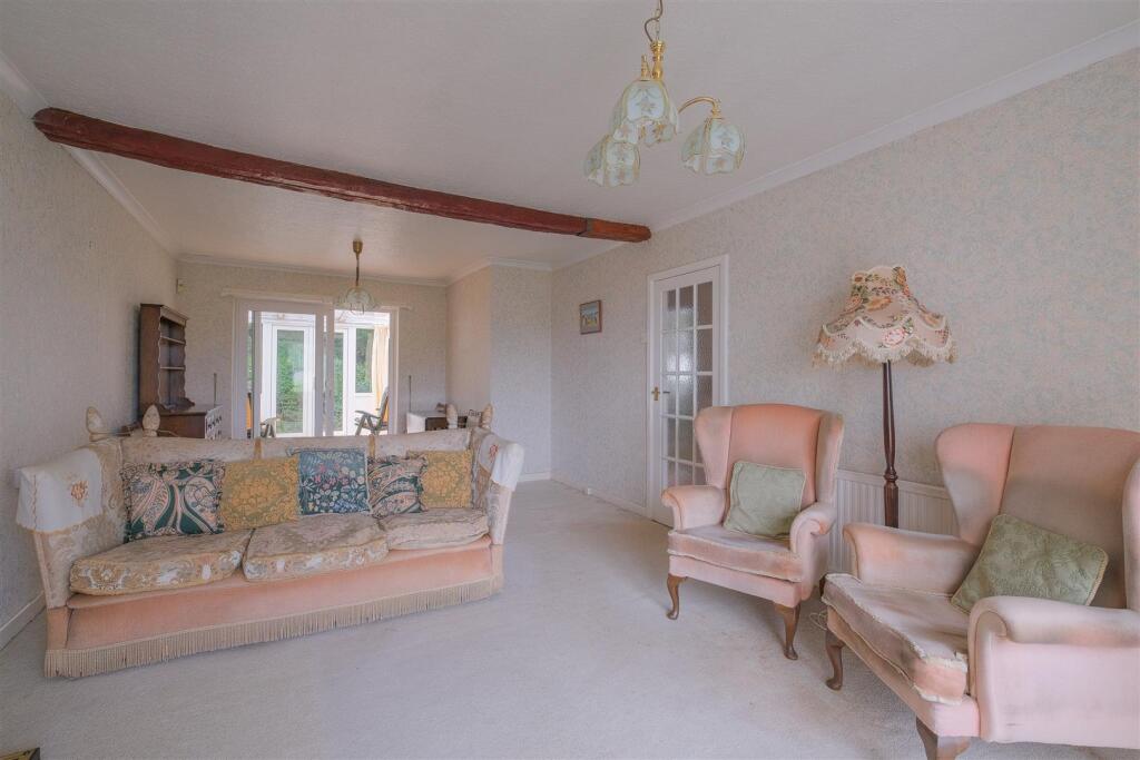 House in Huddersfield - View 4