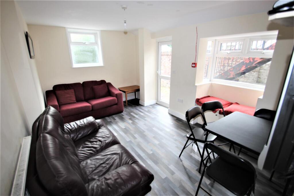 House in Portsmouth - View 5
