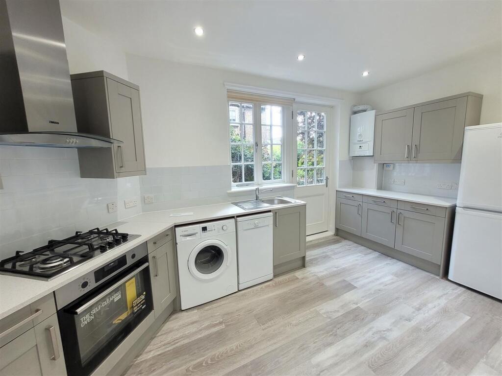 Apartment in London - View 2