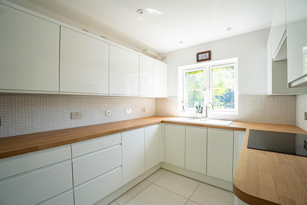 House in Tonbridge - More