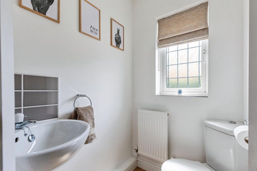 House in Rushden, North Northamptonshire - View 4