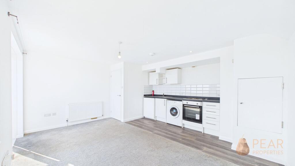 166 Brighton Road, Lancing, BN15 photo 5