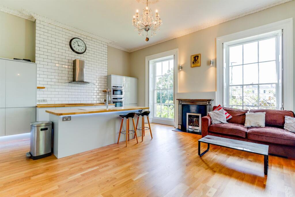 Apartment in Cheltenham, Warden Hill, Montpellier - View 4