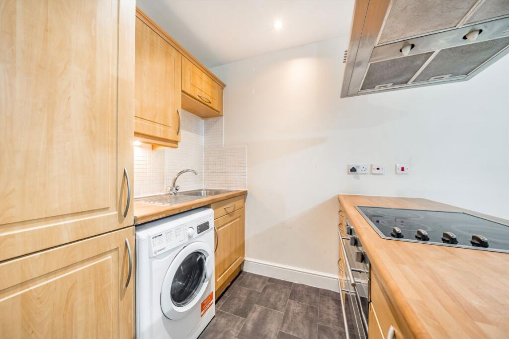 Apartment in Harrow - View 4