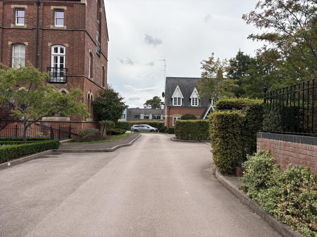 Apartment in Hereford - View 5