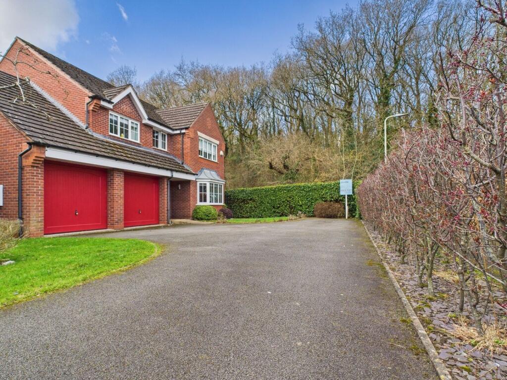 4-bed detached on 35 Dorchester Drive, Muxton, £459,950