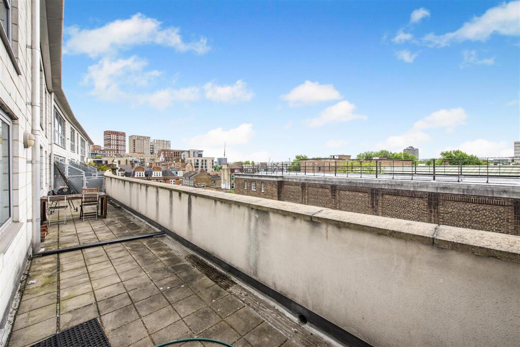 4 bedroom penthouse for rent