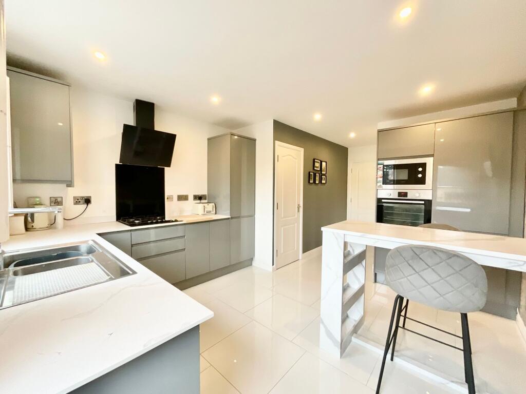 House in Stoke-on-Trent - View 3