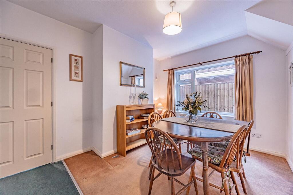6 Hartford Road, Davenham, Cheshire, CW9 8JA photo 4