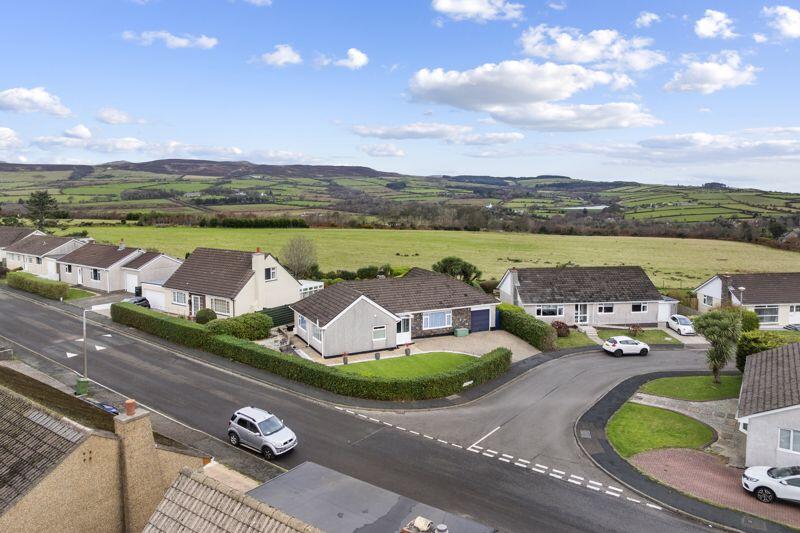 54 Birch Hill Close, Onchan photo 2