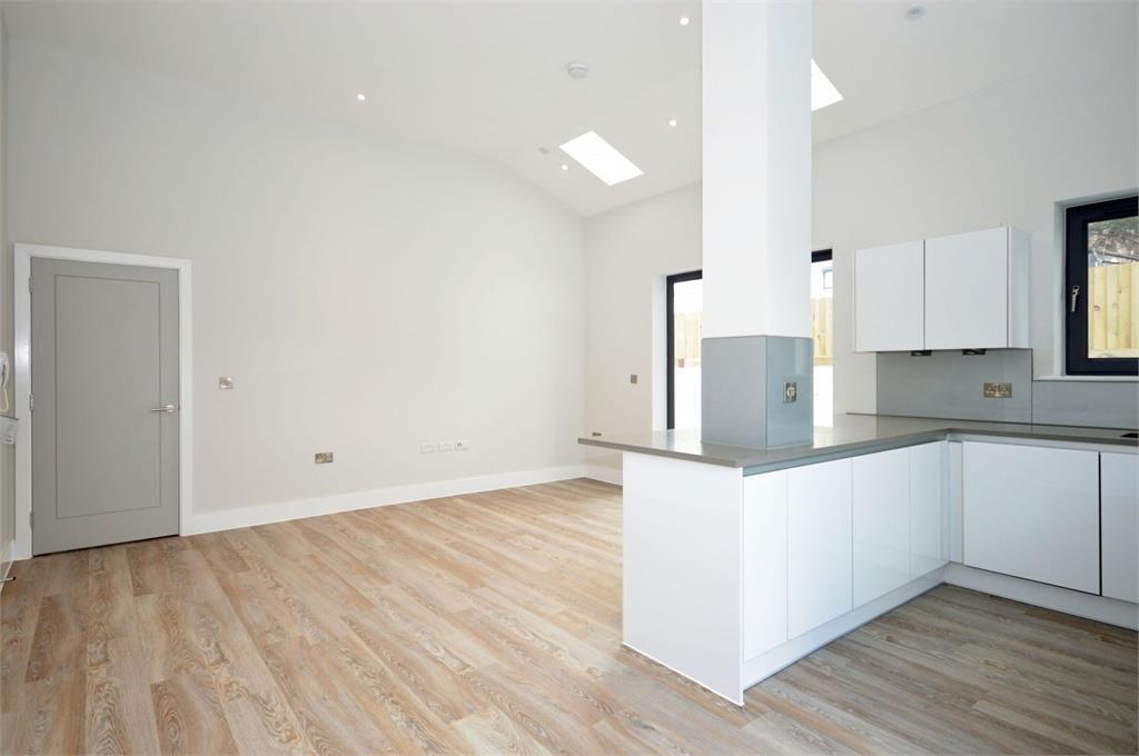 Apartment in London, North Sheen - More