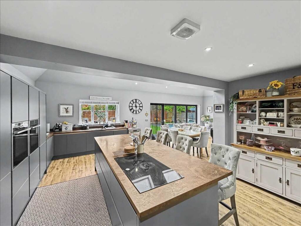 House in Frinton-on-Sea, Frinton and Walton - View 3
