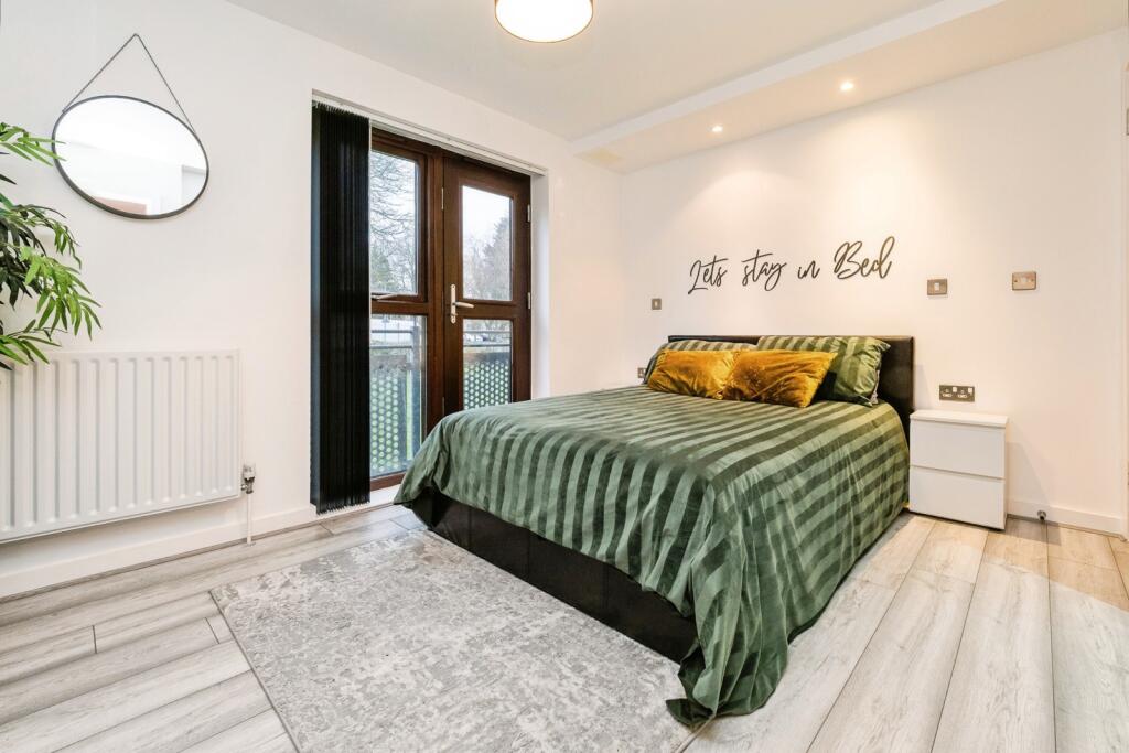 Apartment in London, Gidea Park - View 4