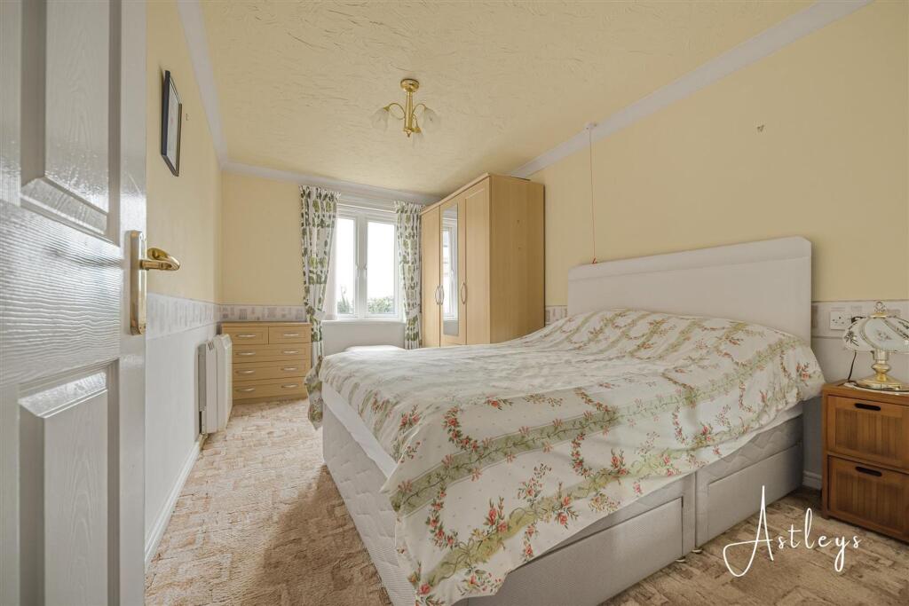 Apartment in Swansea - View 5